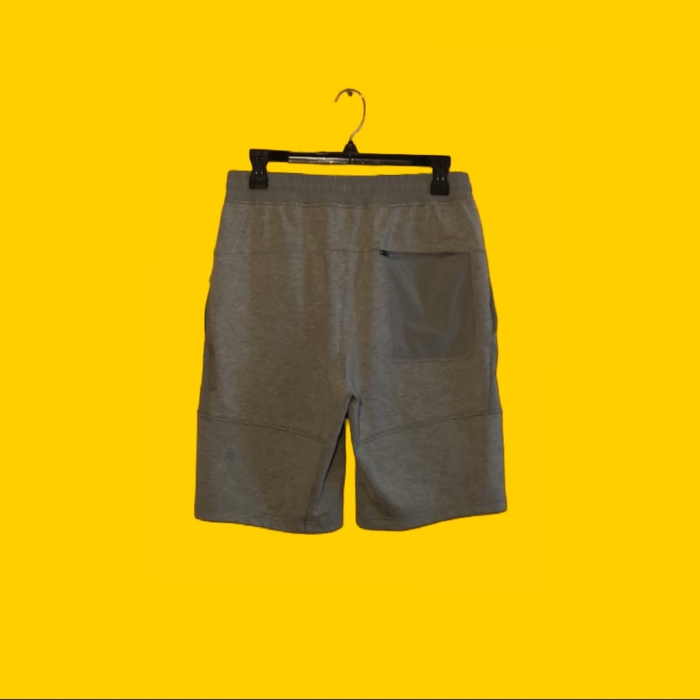 🟠 Lululemon Men’s athletic shorts - Picture 2 of 11